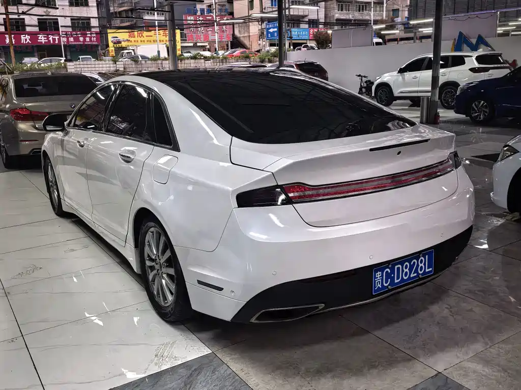 Lincoln MKZ 2.0 T Premium CN-V
