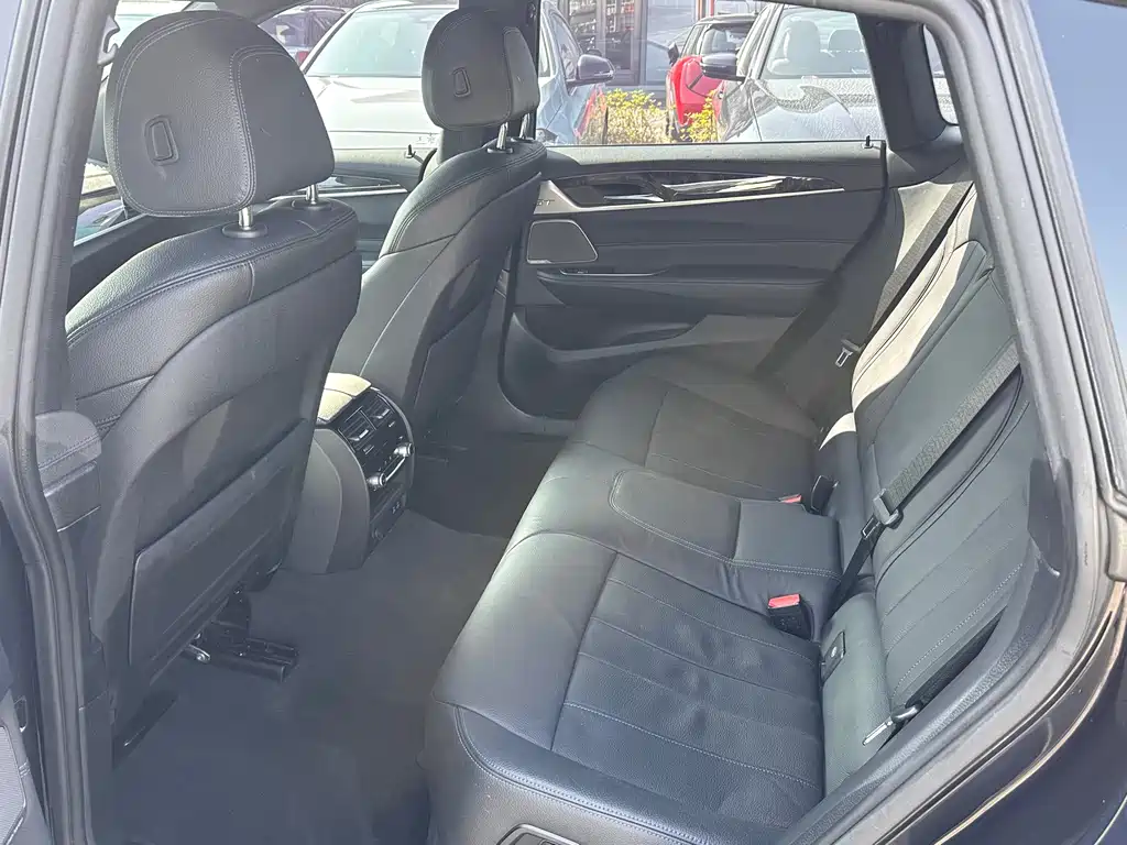 BMW 6 Series GT 630 i M Sport Package