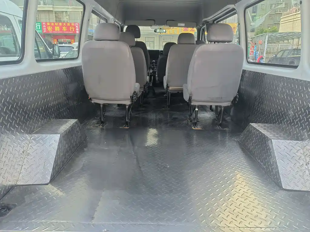 Transit Custom 2.8 T Commercial LWB Mid Roof 6-seat Rear Single Tire CN-VI JX493
