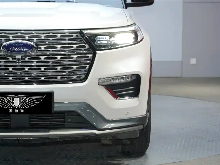 Explorer EcoBoost 285 4 WD Titanium 6-seat