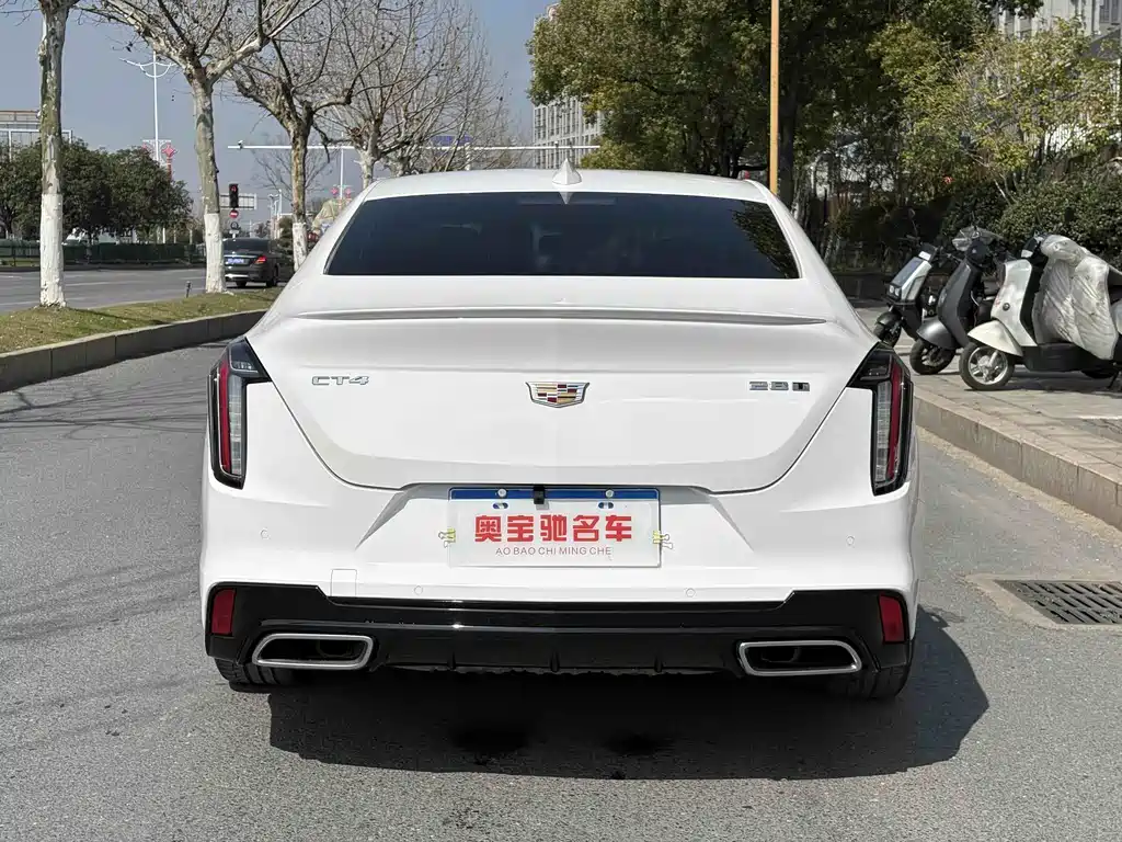 Cadillac CT4 28 T Fashion