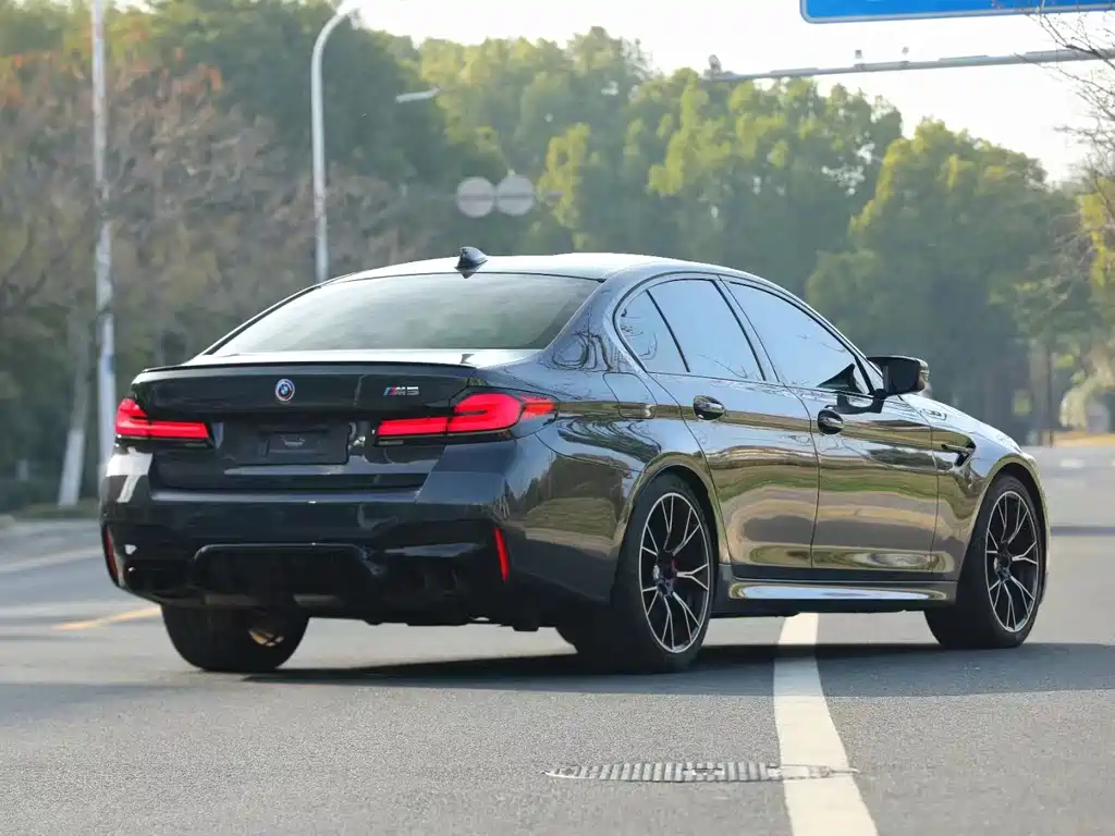 BMW M5
