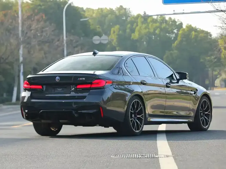 BMW M5