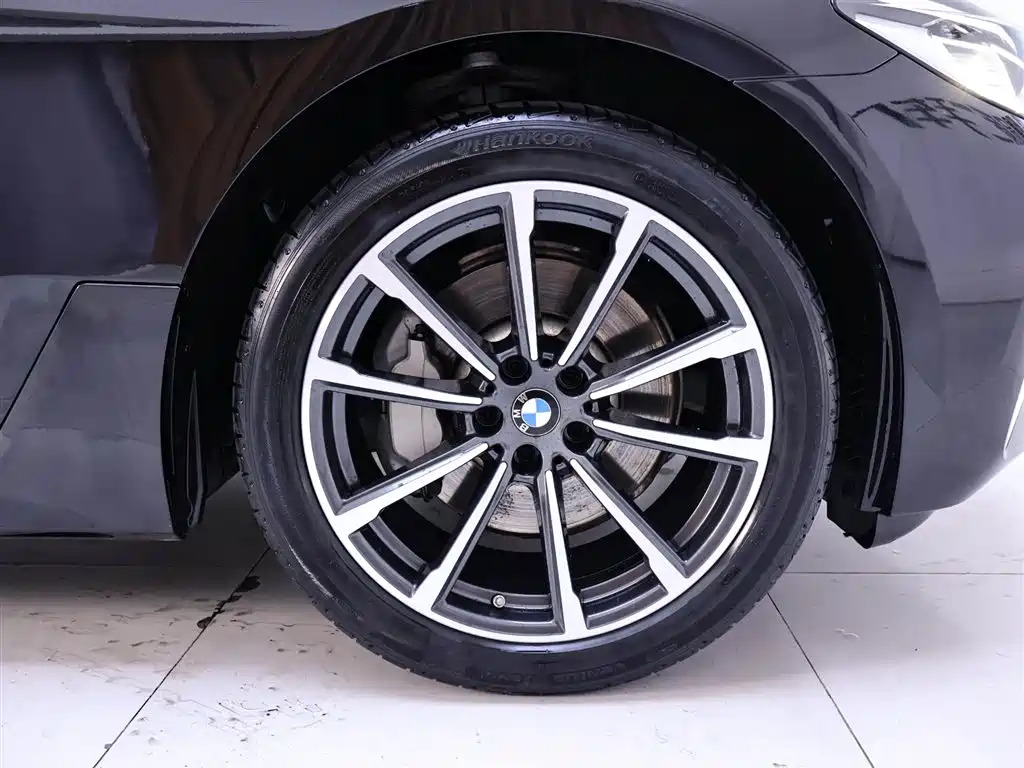 BMW 6 Series GT 630 i Luxury Design Package