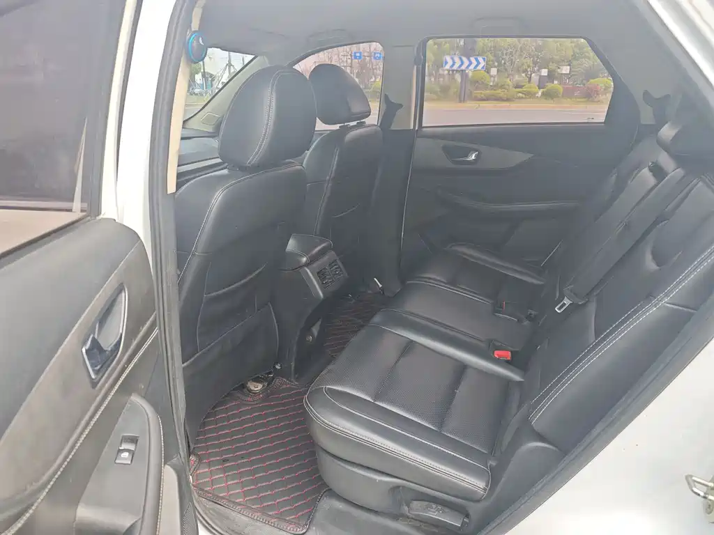 Fengguang S560 1.8 L Manual Comfort 7-seat