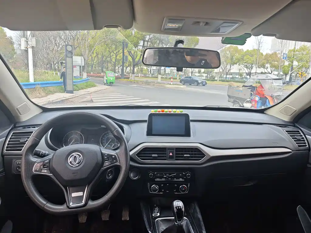 Fengguang S560 1.8 L Manual Comfort 7-seat
