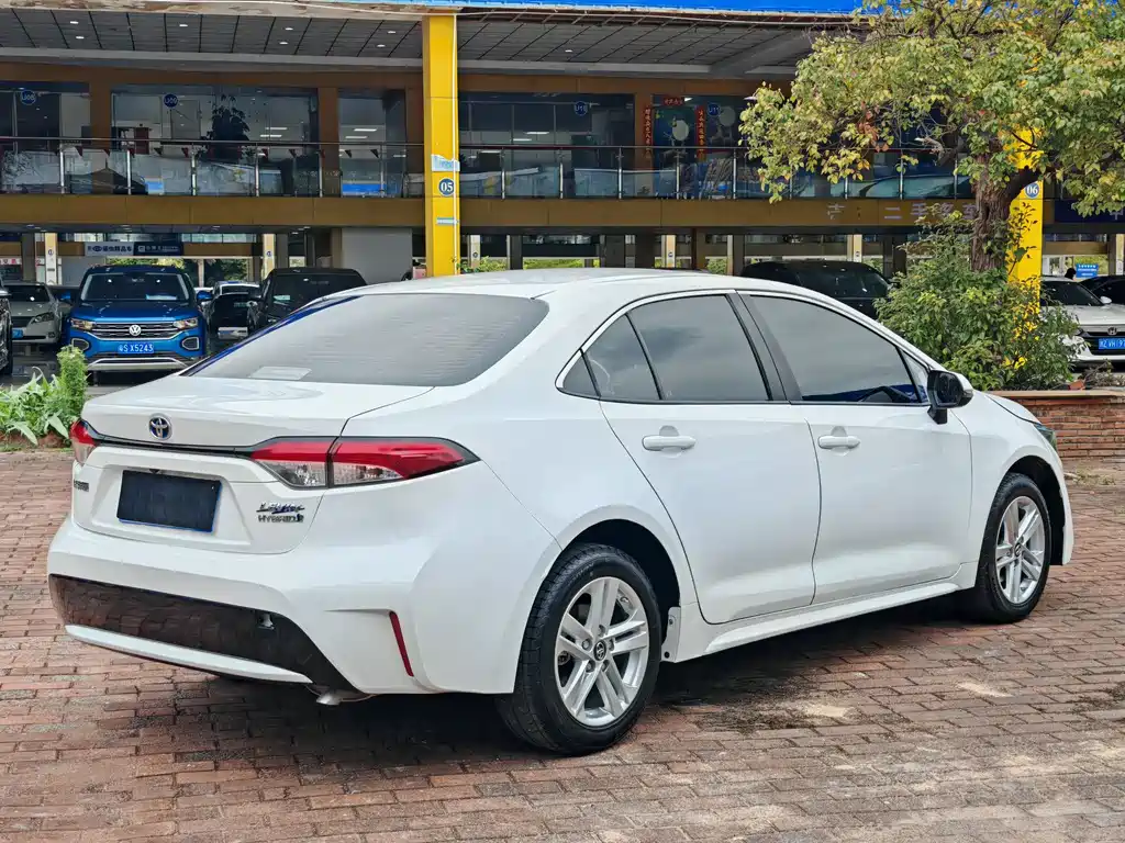 Levin Dual Engine 1.8 H E-CVT Luxury