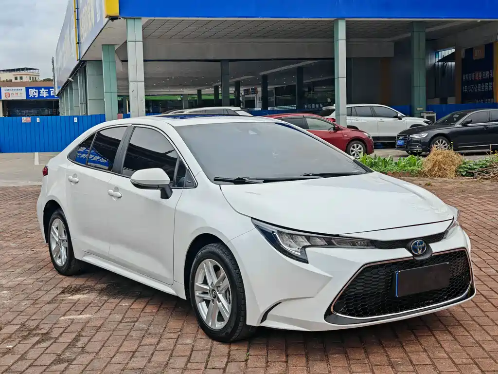 Levin Dual Engine 1.8 H E-CVT Luxury