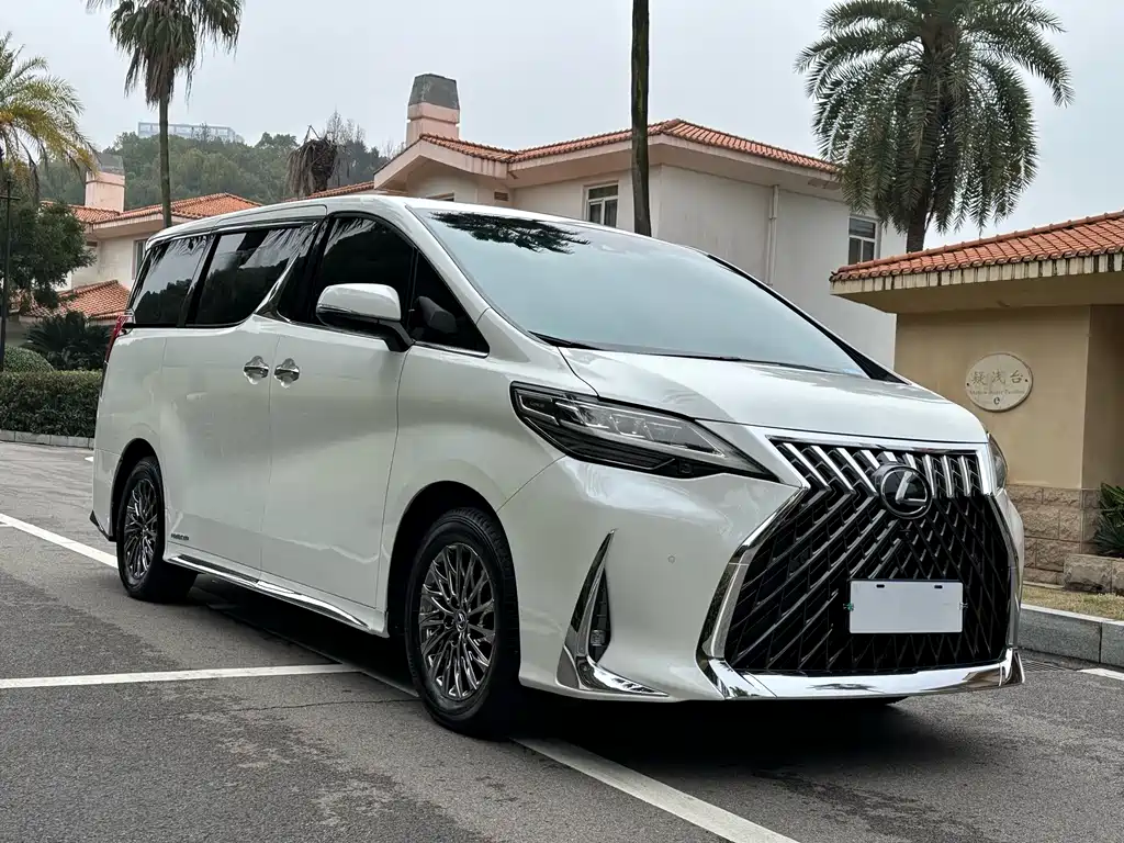Lexus LM 300 h 7-seat Elegant