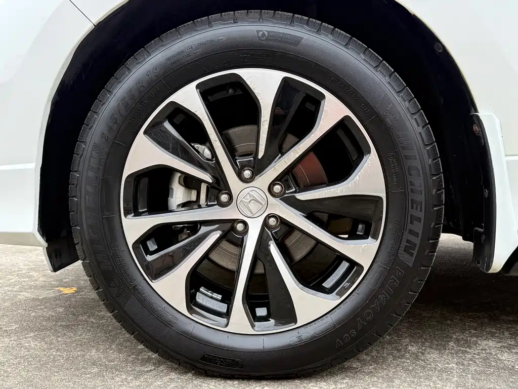 Avancier 240 TURBO 2 WD Premium