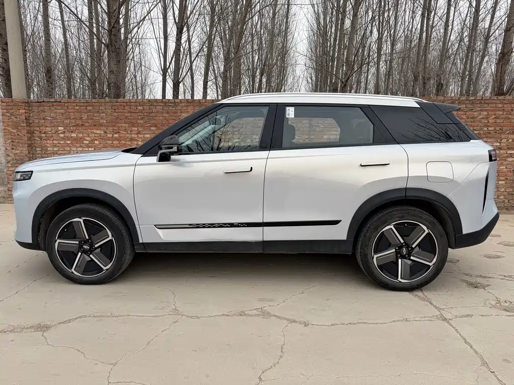 Explore 06 C-DM Luxury