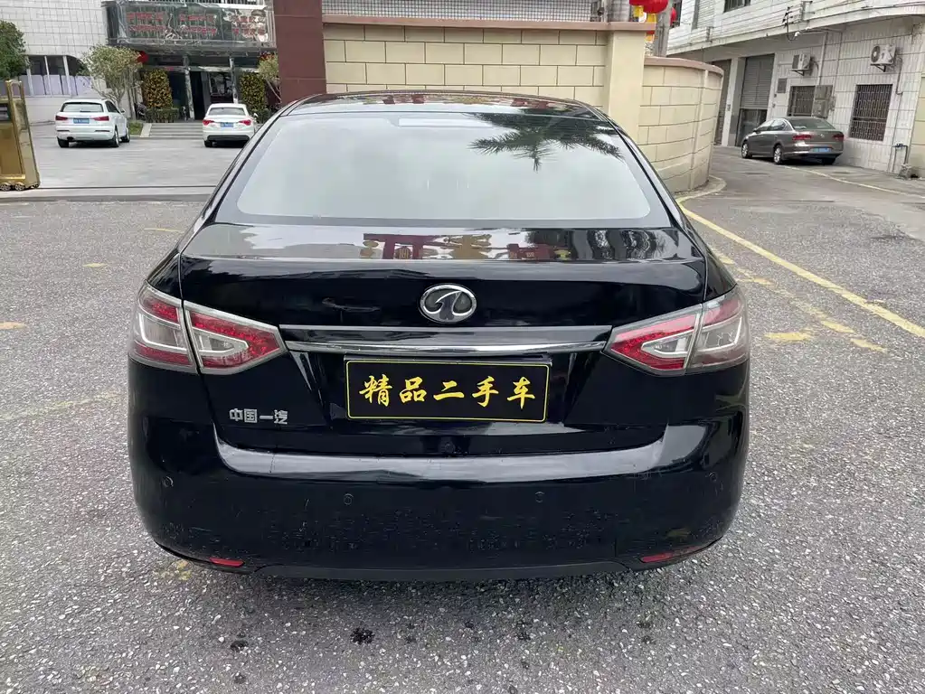 Besturn B90 2.0 L Manual Luxury
