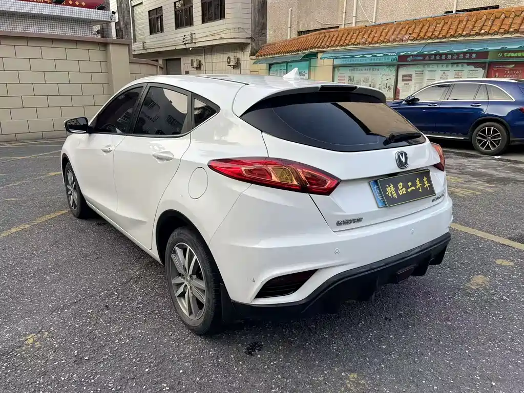 Eado XT 1.6 L Auto Handsome Cool