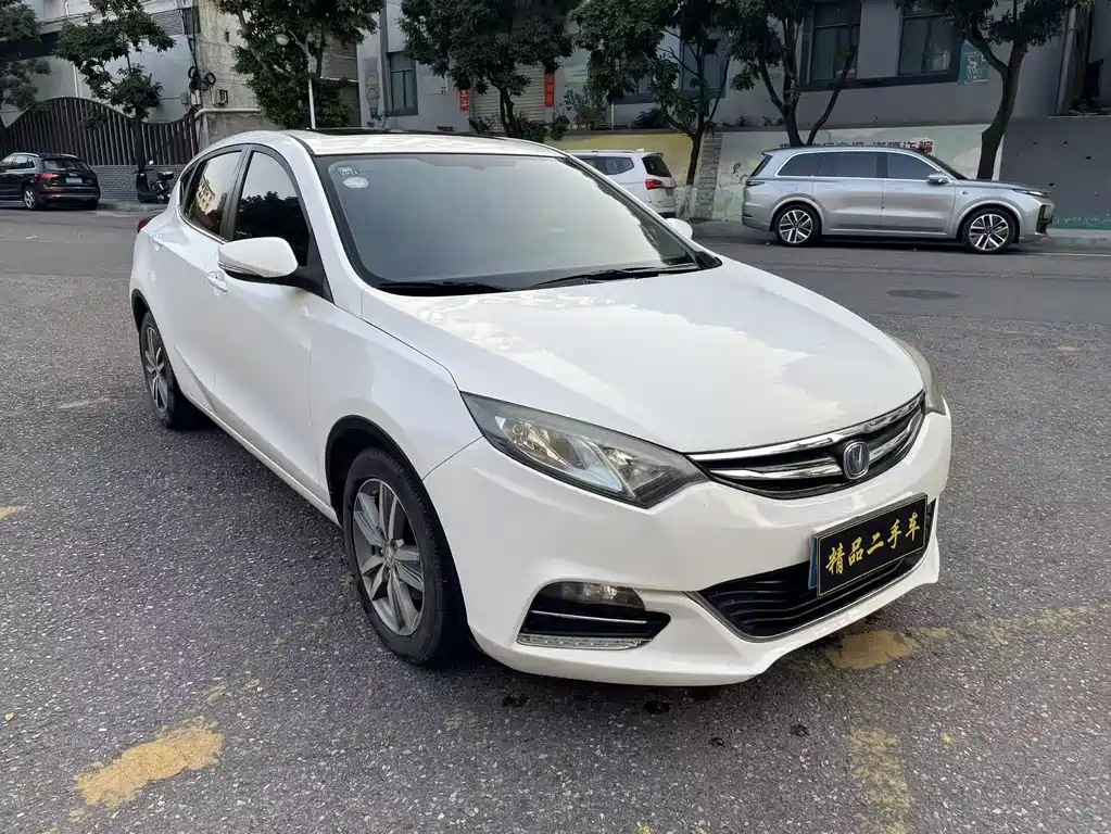 Eado XT 1.6 L Auto Handsome Cool