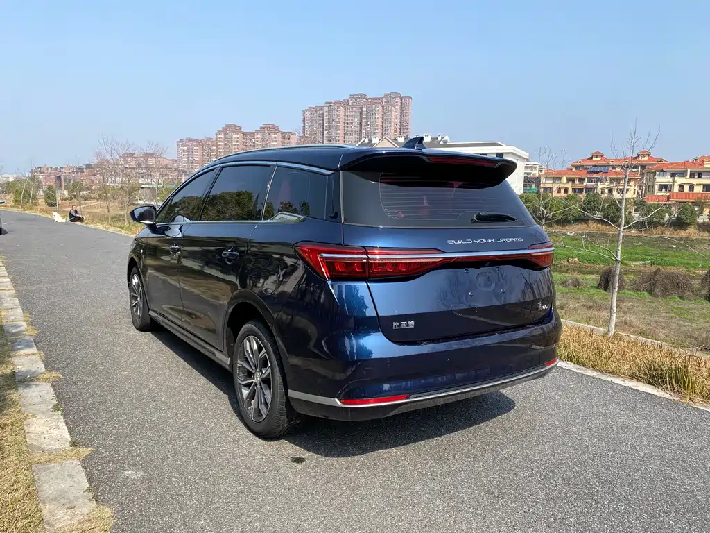 Song MAX Upgraded 1.5 T Auto Distinguished 6-seat