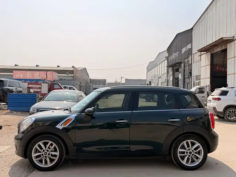 MINI COUNTRYMAN 1.6 L COOPER Fun