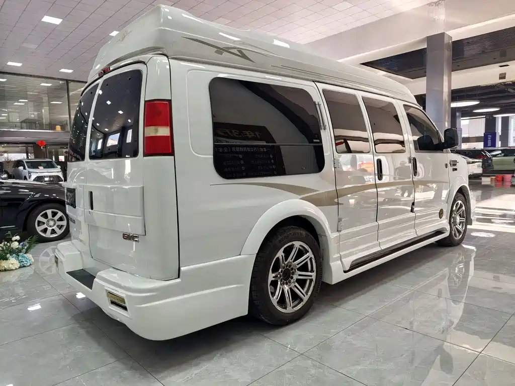 SAVANA 5.3 L 4 WD Leader