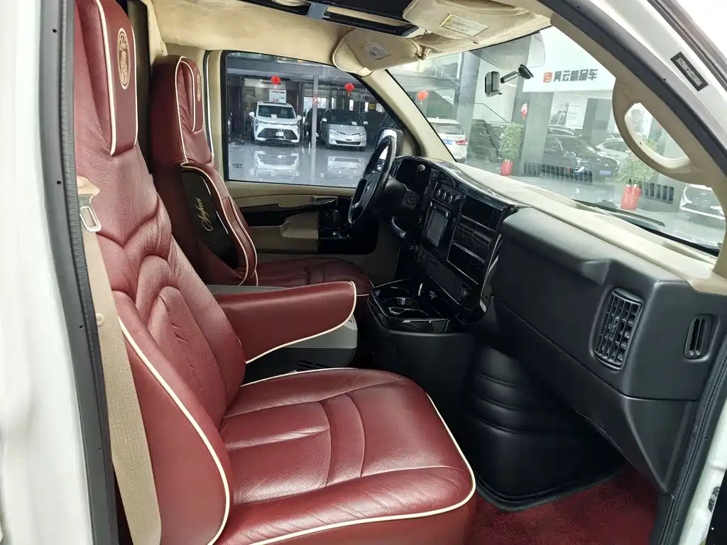 SAVANA 5.3 L 4 WD Leader