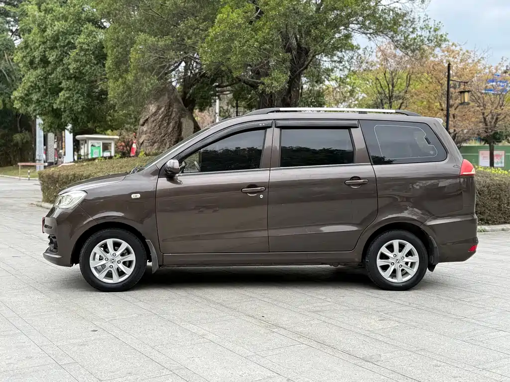 Fengguang 330 1.5 L 330 S Facelift Classic DK15