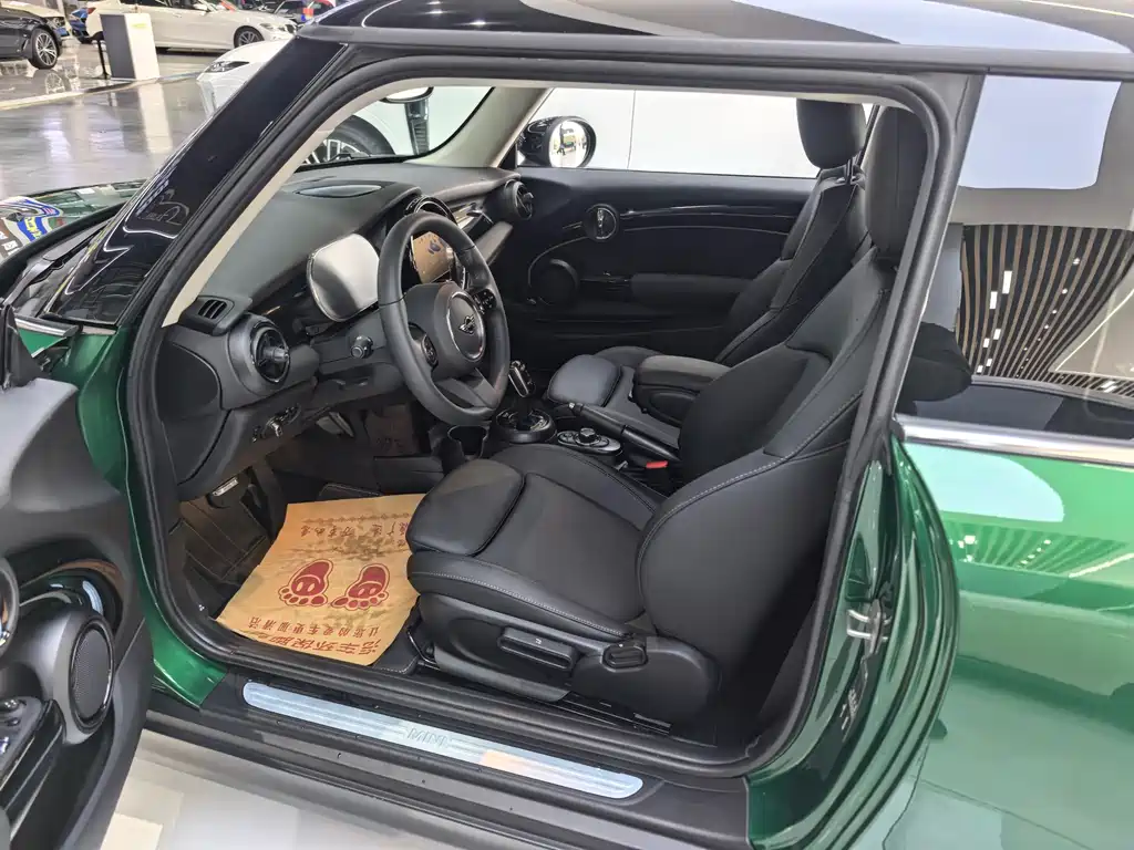 MINI Facelift 1.5 T COOPER Artist