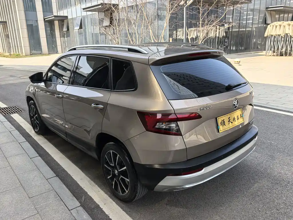 Karoq TSI280 Luxury CN-V