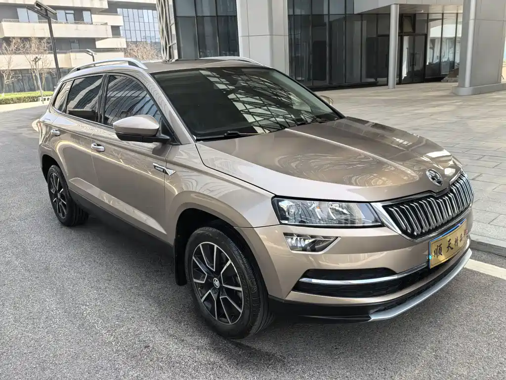 Karoq TSI280 Luxury CN-V