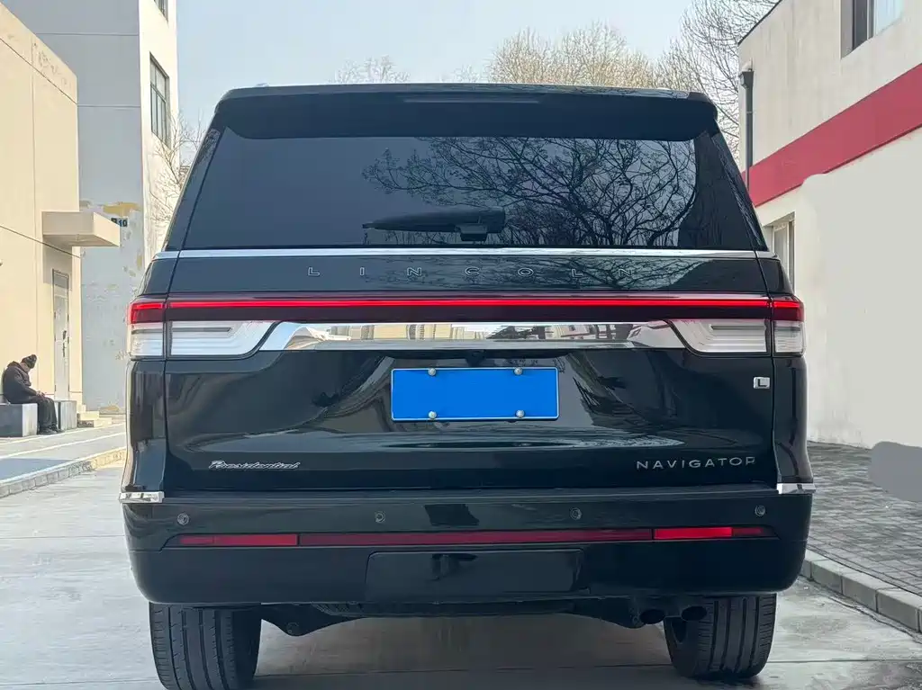 Navigator 3.5 T LWB President
