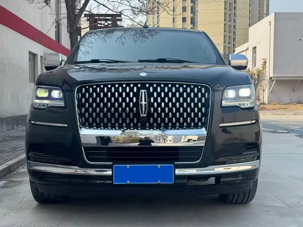Navigator 3.5 T LWB President