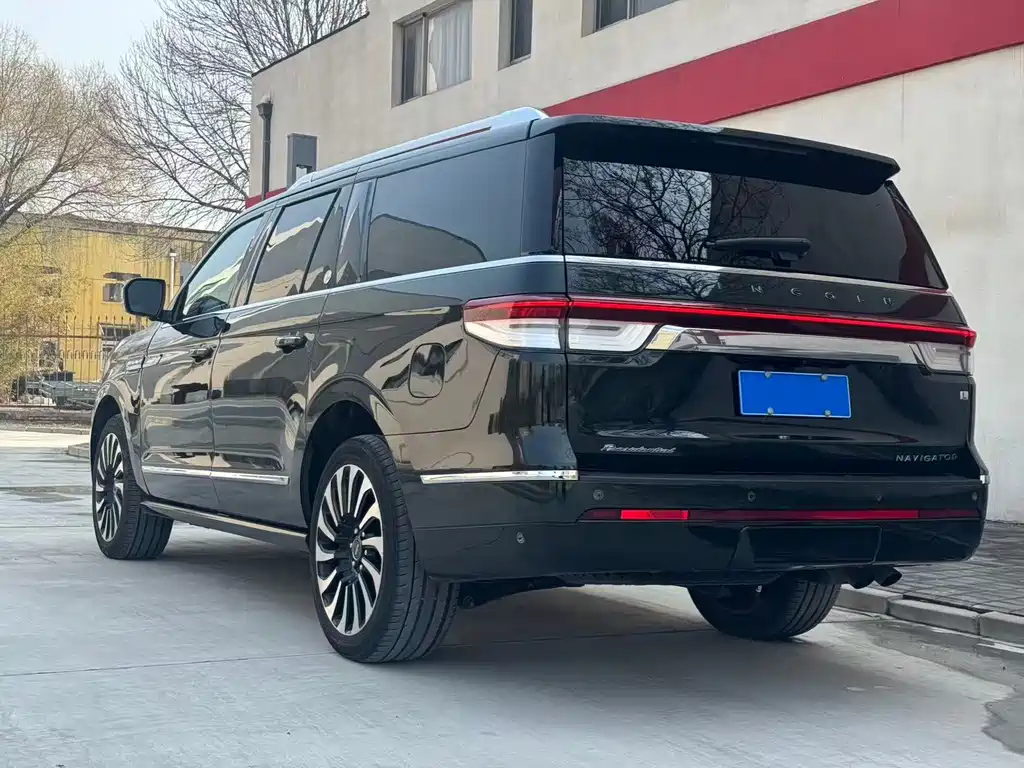 Navigator 3.5 T LWB President