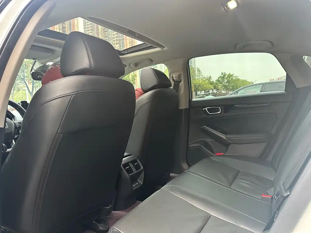 Integra 240 TURBO CVT Phantom Night · Luxury