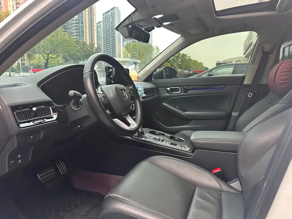 Integra 240 TURBO CVT Phantom Night · Luxury