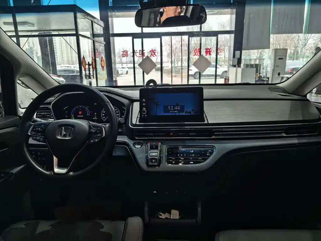 Elysion 2.0 L e:HEV Luxury