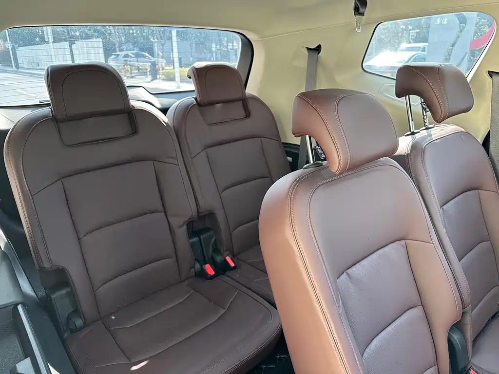 Haoyue 1.8 TD DCT Luxury 7-seat