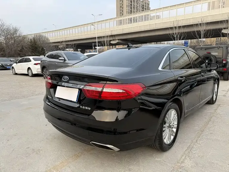 Ford Taurus EcoBoost 245 Outstanding CN-V