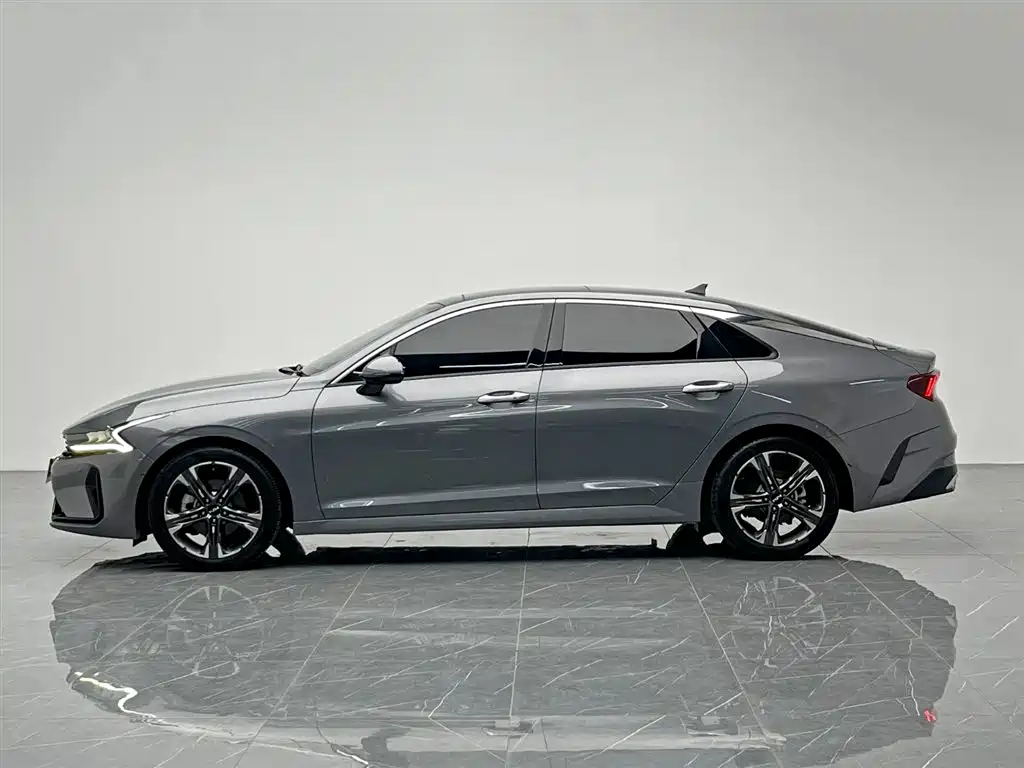 Kia K5 270 T CVVD Refreshed