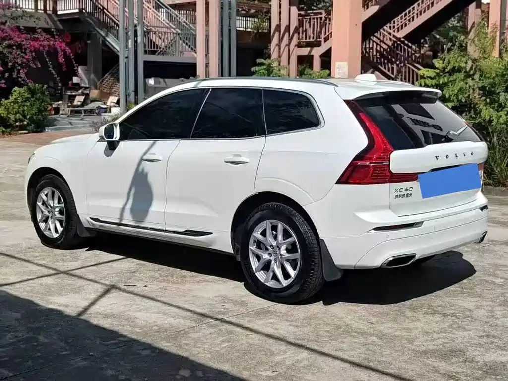 Volvo XC60 T5 4 WD Smart Ease Luxury
