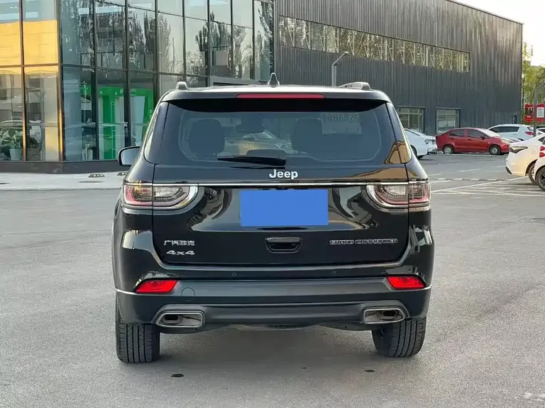 Jeep Grand Commander 2.0 T 4 WD Premium Enjoyment CN-VI