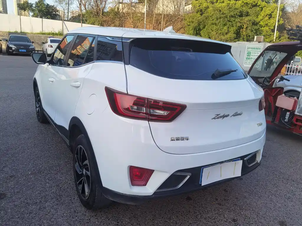 Zotye T300 众泰T300 2017款 1.5 T CVT尊贵型