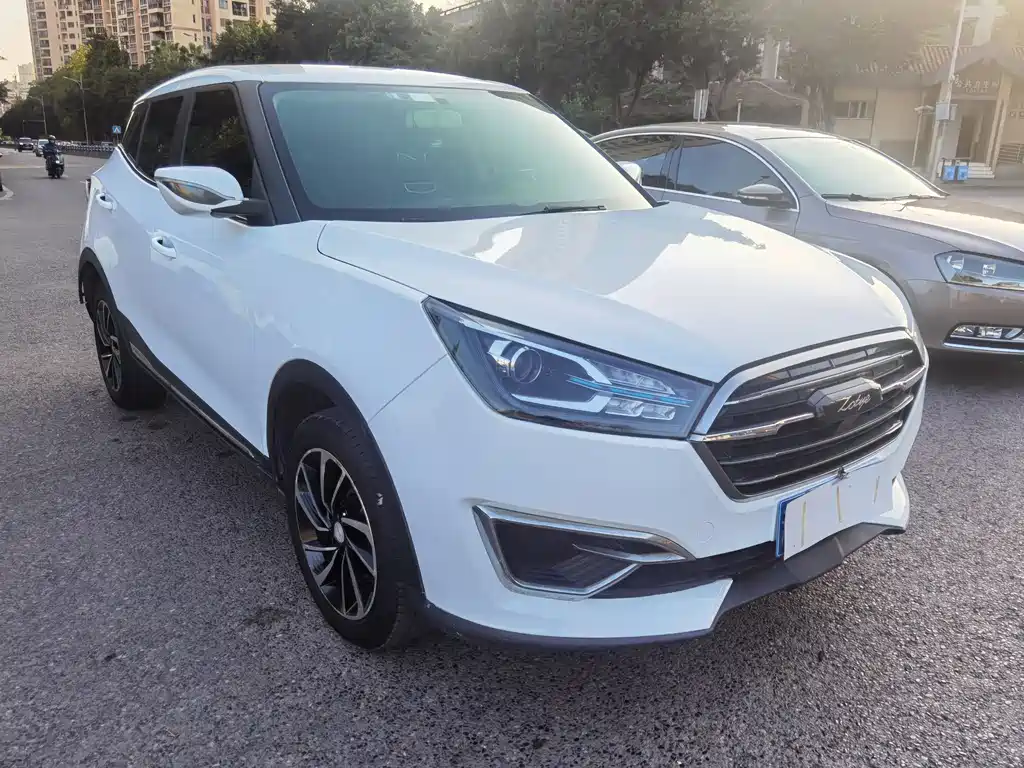 Zotye T300 众泰T300 2017款 1.5 T CVT尊贵型