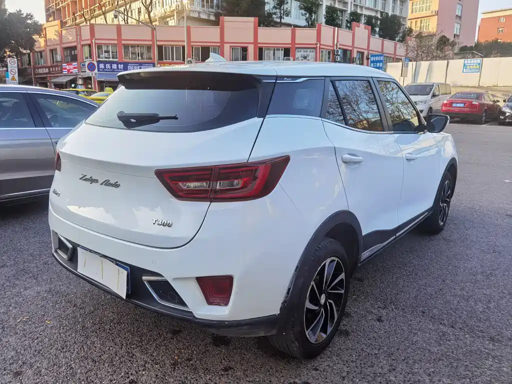 Zotye T300 众泰T300 2017款 1.5 T CVT尊贵型