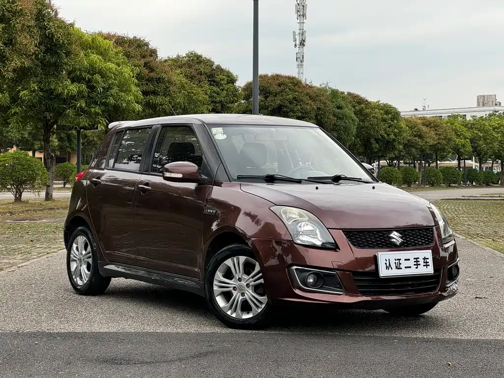 Swift 1.5 L Auto Fashion Cool Play