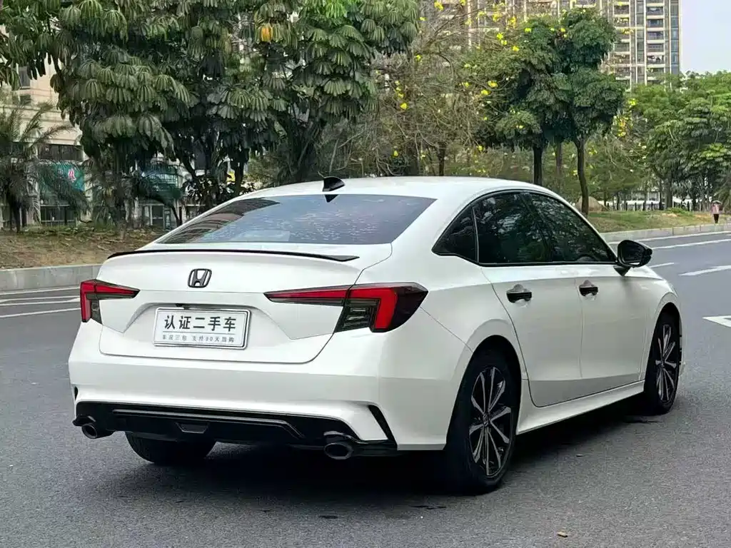 Integra 240 TURBO CVT Phantom Night · Tech