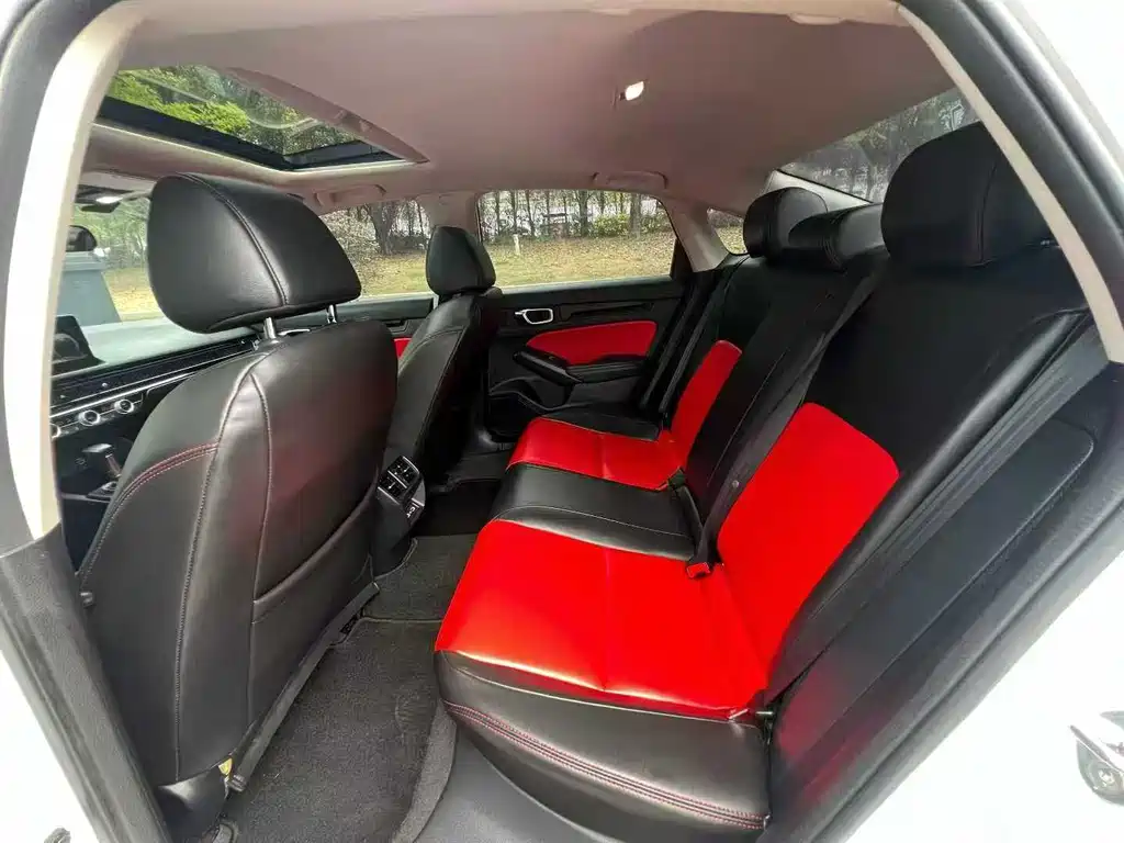 Integra 240 TURBO CVT Phantom Night · Tech