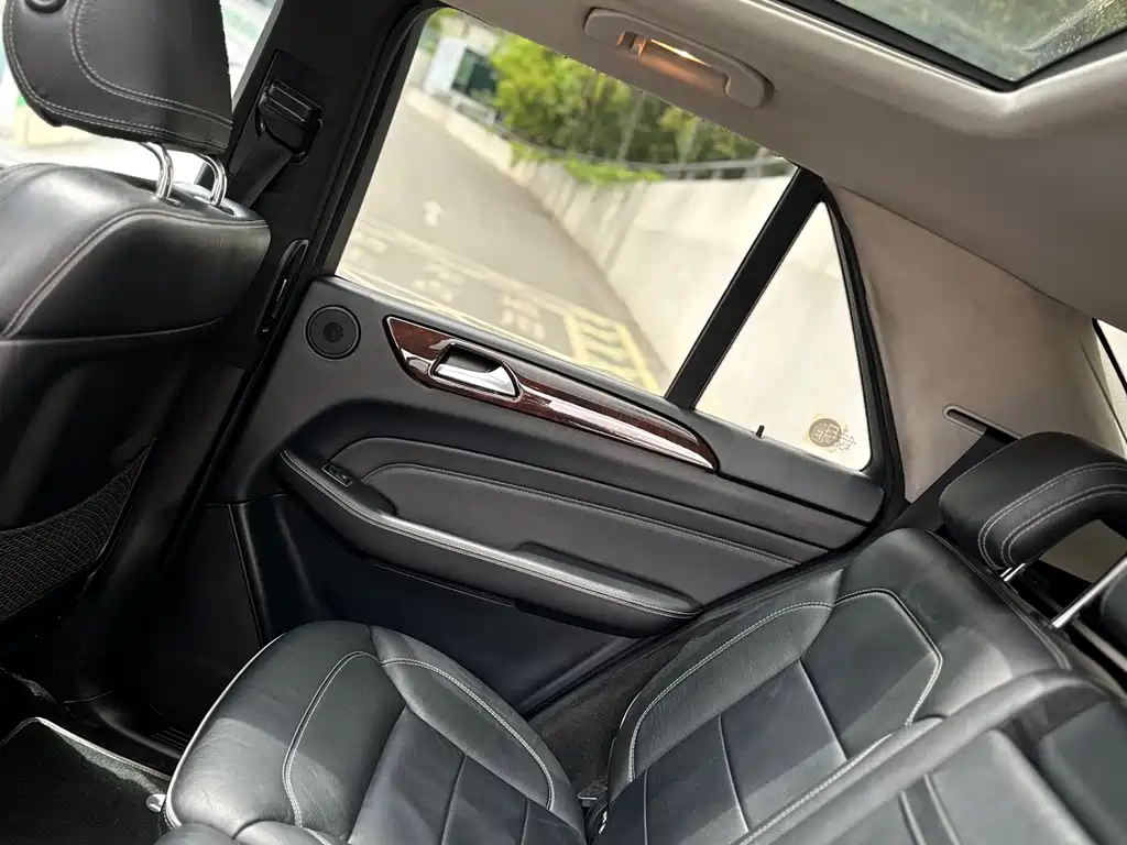 Mercedes-Benz M-Class ML 350 Luxury