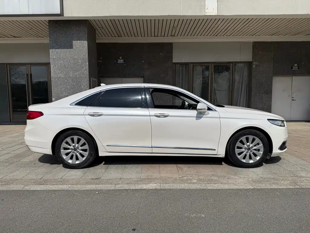 Taurus EcoBoost 180 Luxury