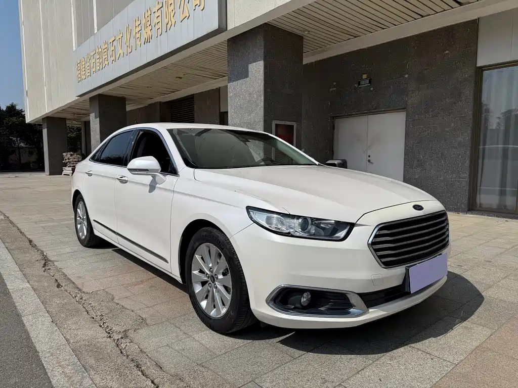 Taurus EcoBoost 180 Luxury