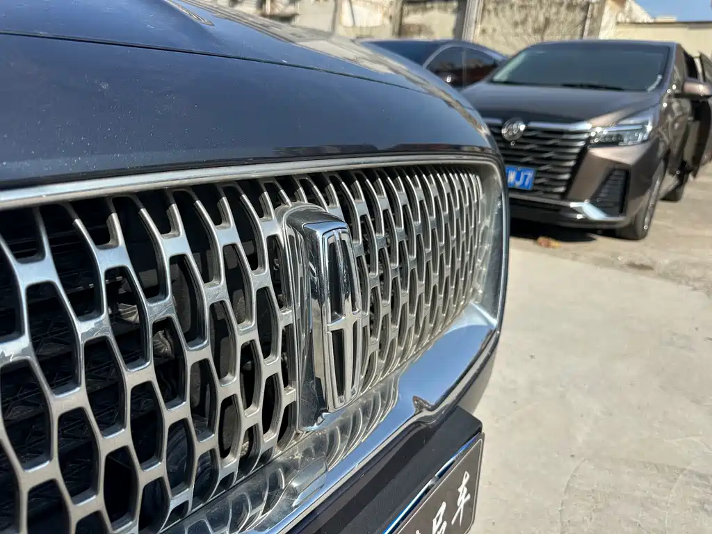 Nautilus 2.0 T 4 WD Premium