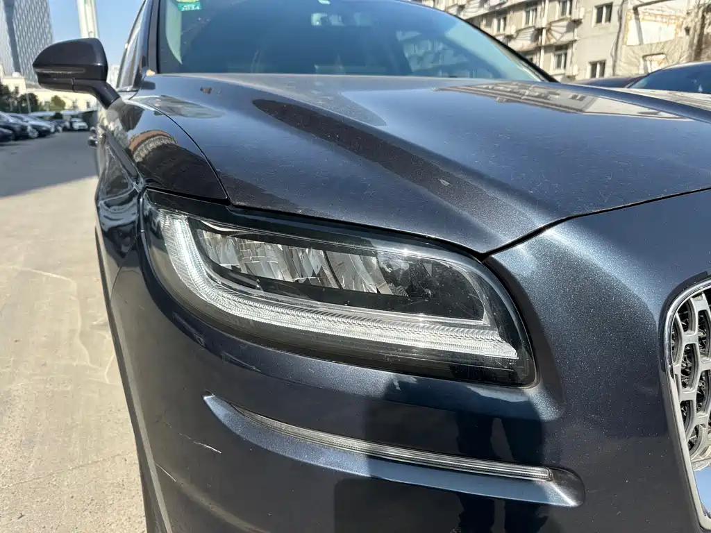 Nautilus 2.0 T 4 WD Premium