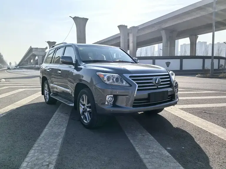 Lexus LX 570