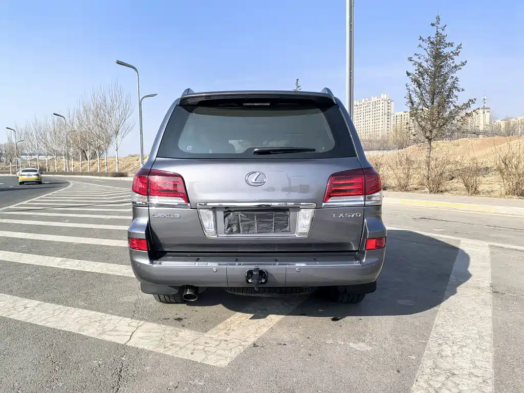 Lexus LX 570